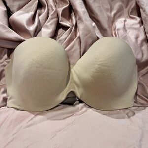 Victoria's Secret Cream strapless T-Shirt Bra Molded Cup